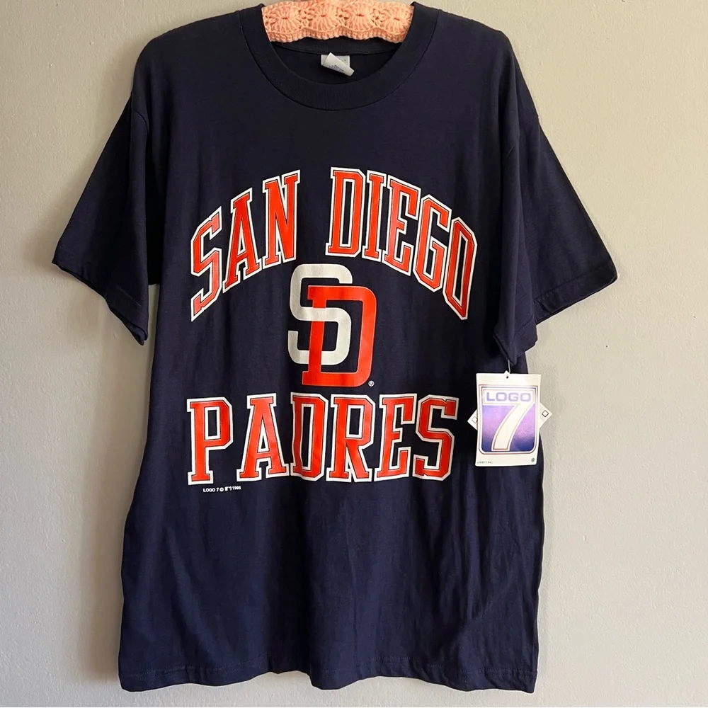 Vintage 90s San Diego Padres Navy T-Shirt Logo 7 1995 Size Large Made in USA NWT - Picture 1 of 7